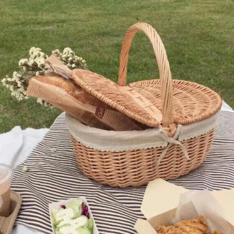 đ§ș Wicker Storage Basket with Lid