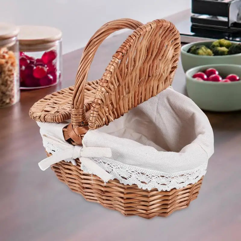đ§ș Wicker Storage Basket with Lid